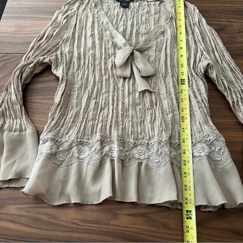 Sunny Taylor Cream Bell Sleeve Blouse with Tie Front - Picture 3 of 6